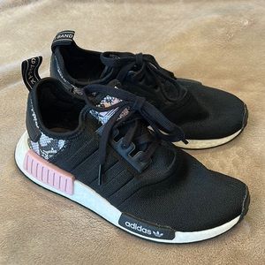 Gently wore adidas shoes